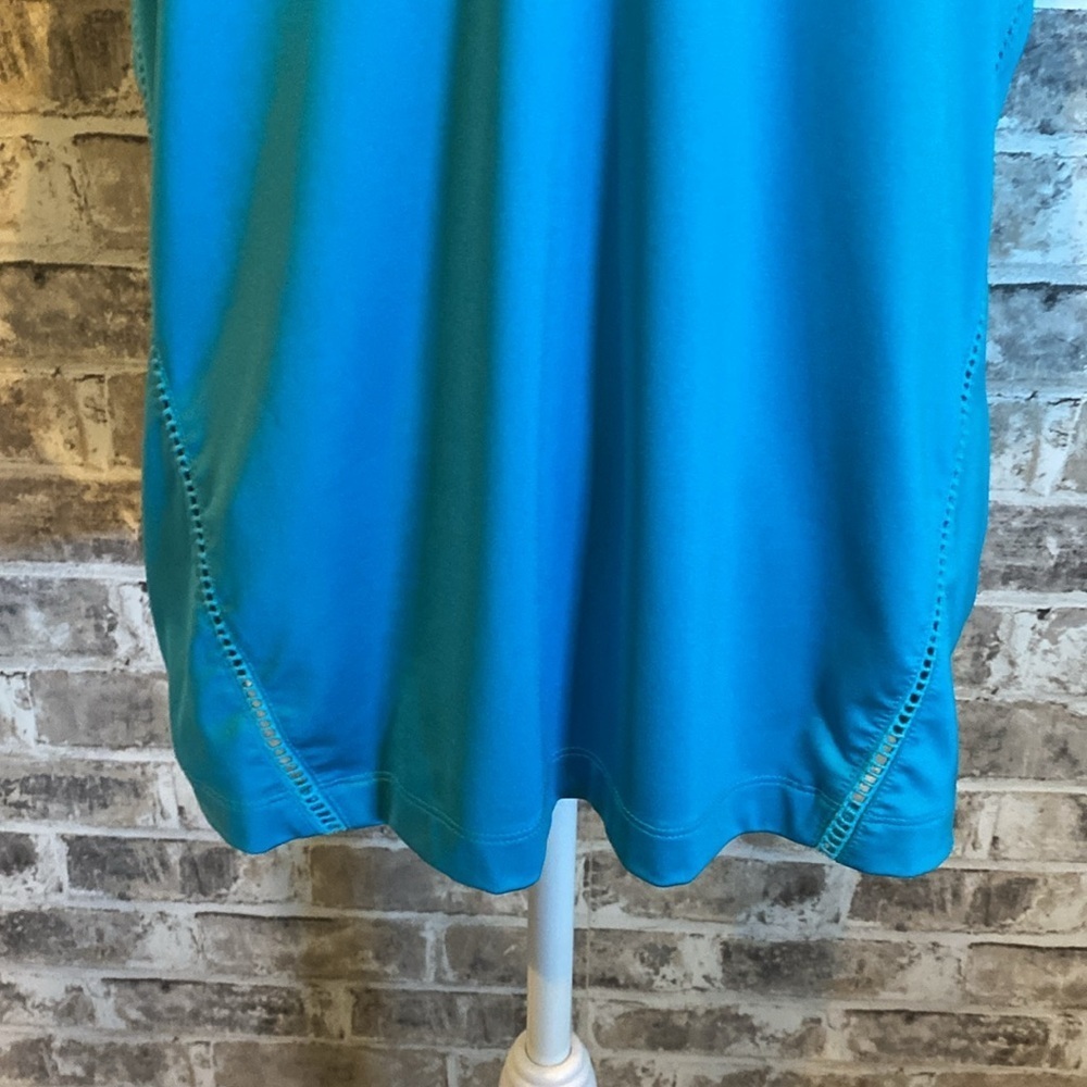 Tail sport top. Sz L. Beautiful blue w/snaps. Perfect for tennis or golf! - Picture 7 of 13